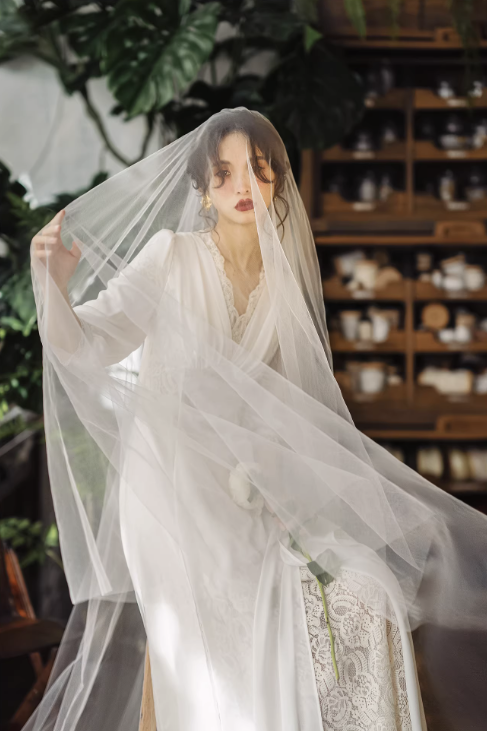 Váy cưới cổ V tay lửng ren vintage_I25