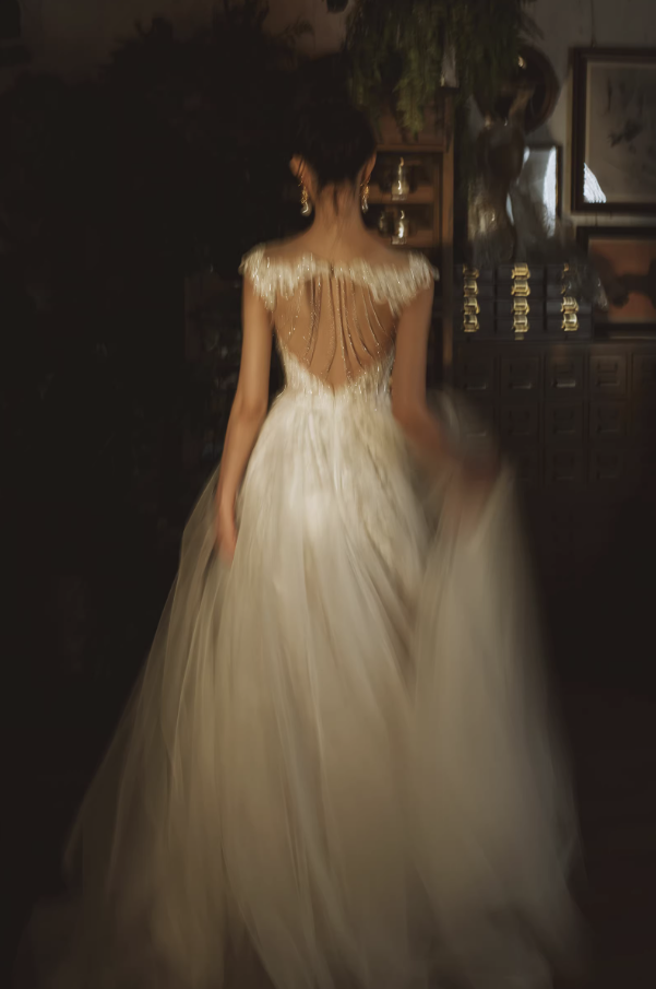 Váy cưới ren lưng hở đính đá sang trọng_I27