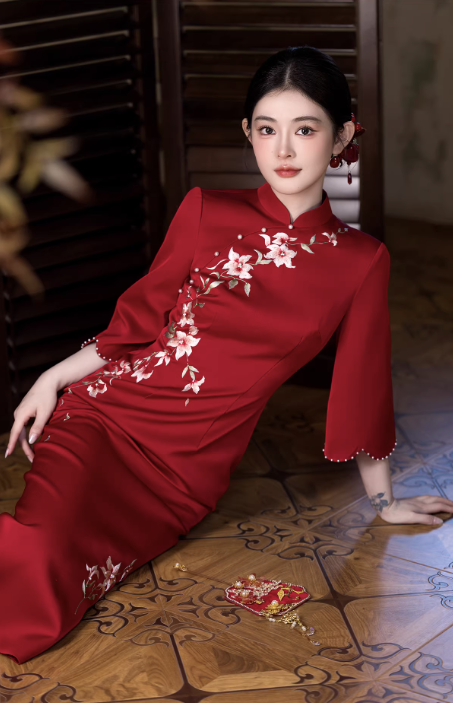 Sườn xám cách tân thêu hoa nổi dáng ôm tôn dáng_I54