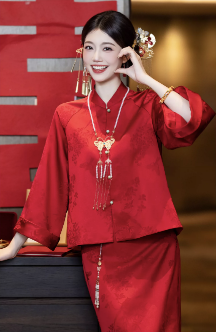 Áo hoa văn dập nổi phối chân váy dáng dài_I82