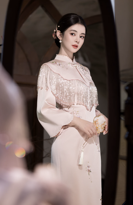 Sườn xám tua rua thêu hoa cổ tàu dáng ôm quý phái_I62