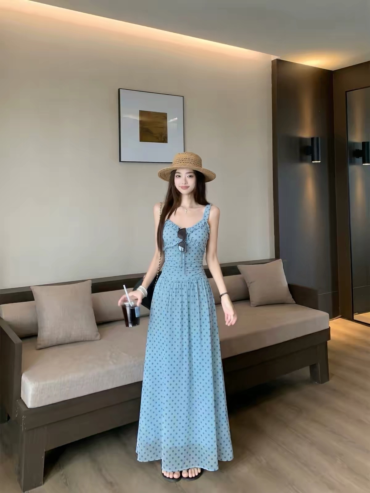 Váy chấm bi dáng xòe cổ vuông_Y76