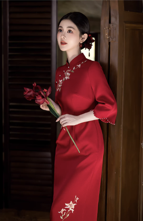 Sườn xám cách tân thêu hoa nổi dáng ôm tôn dáng_I54