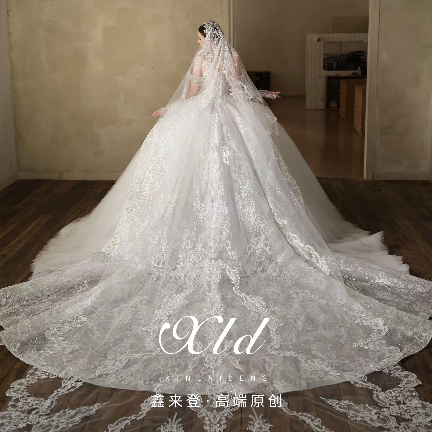 Váy cưới công chúa trễ vai đính ren hoa sang trọng_I135
