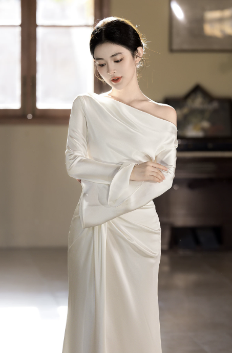 Đầm lụa dài cổ đổ lệch vai dáng ôm thanh lịch_I84