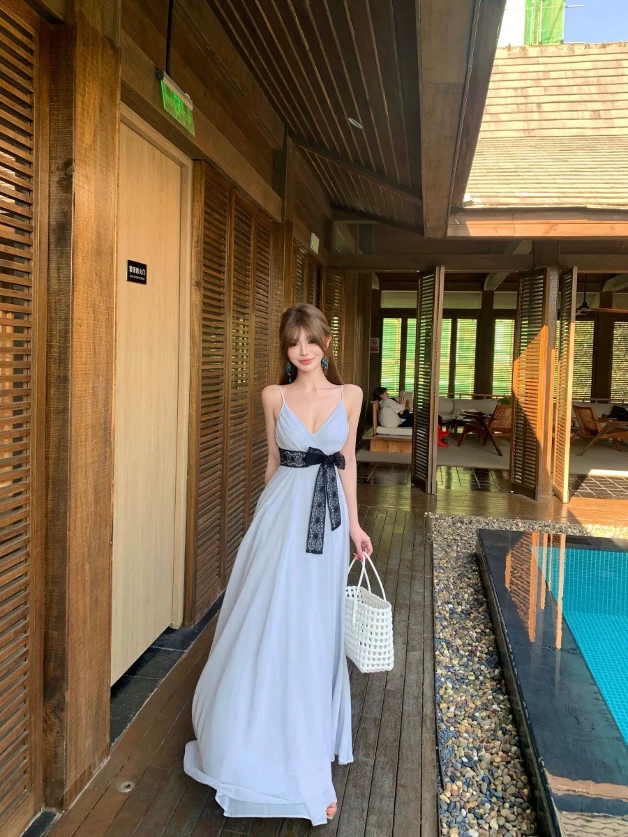 Váy dài 2 dây cổ V nữ tính nhẹ nhàng_Y12