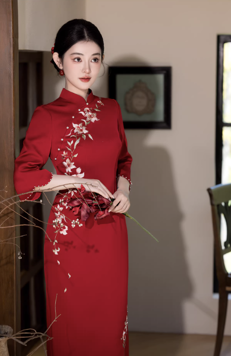 Sườn xám cách tân thêu hoa nổi dáng ôm tôn dáng_I54