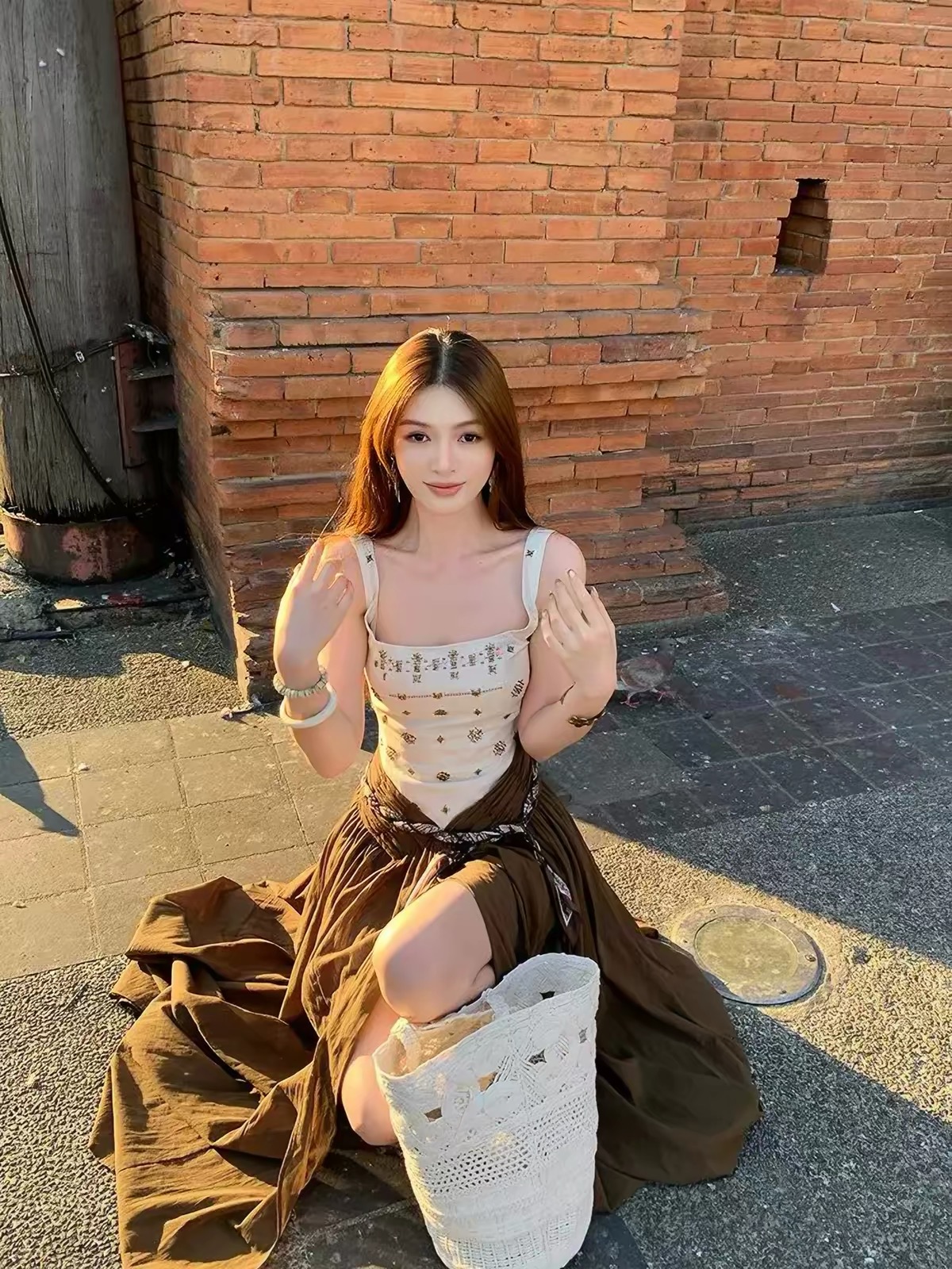 Áo corset họa tiết phối chân váy maxi nâu_Y89