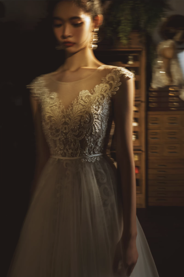 Váy cưới ren lưng hở đính đá sang trọng_I27