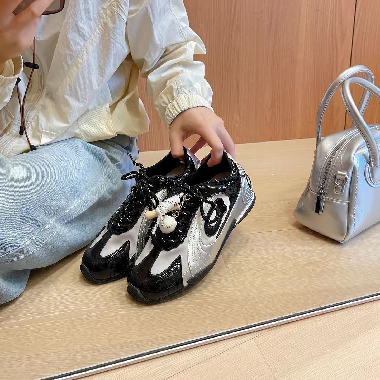 Giày sneaker nữ phối họa tiết thể thao độc đáo phong cách Y2K_S11