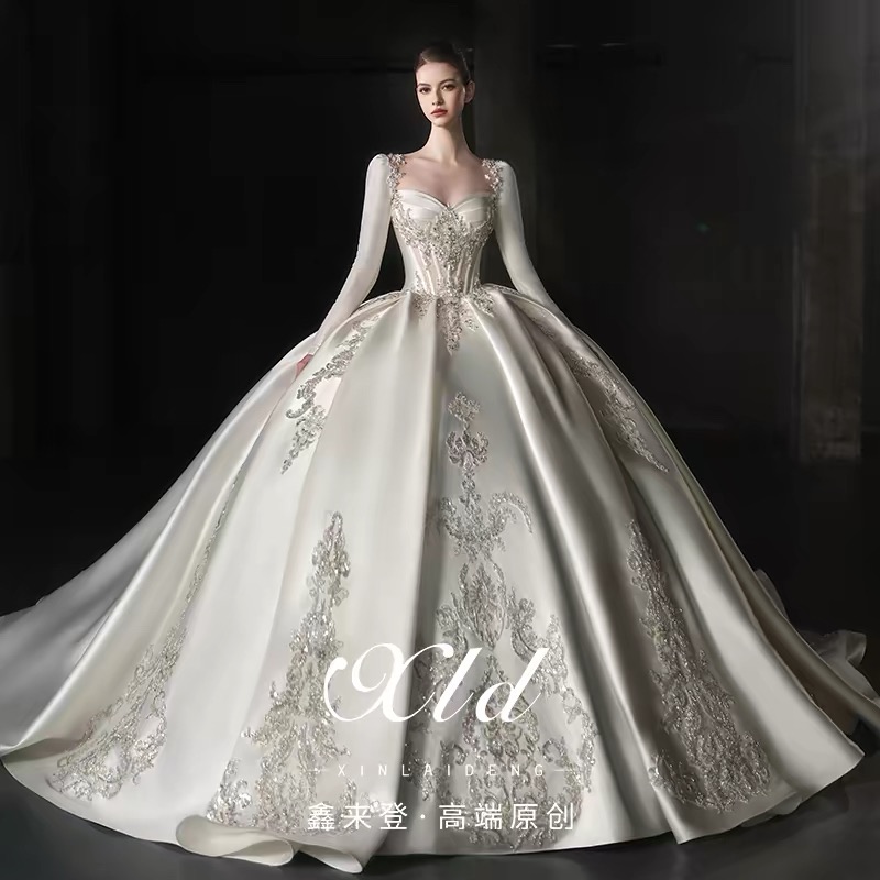 Váy cưới công chúa cúp ngực đính đá thêu họa_I150