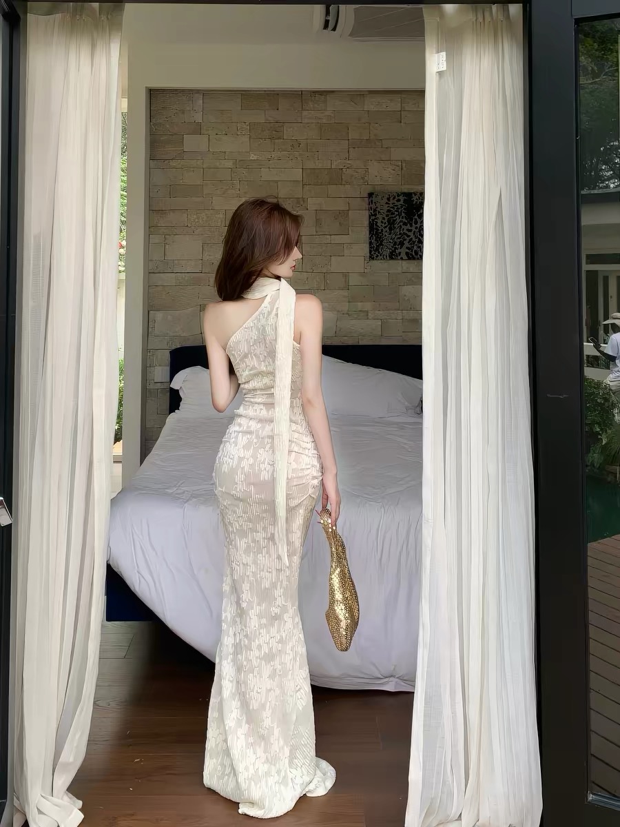 Đầm dạ hội ôm dáng cổ yếm thanh lịch_Y40