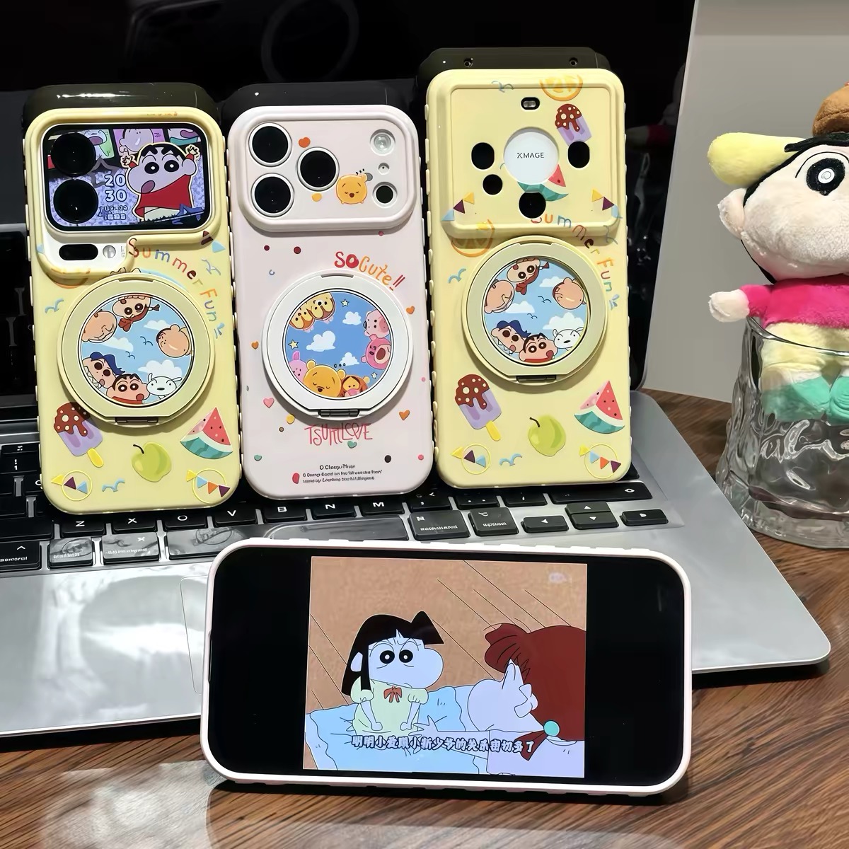 Ốp lưng Shin & Winnie the Pooh kèm giá đỡ điện thoại_O204 (Iphone, Huawei, Honor, OPPO, Vivo, Xiaomi & Redmi)