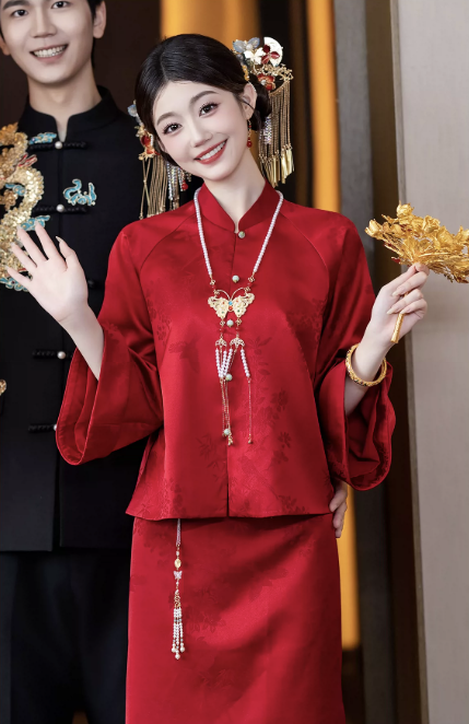 Áo hoa văn dập nổi phối chân váy dáng dài_I82