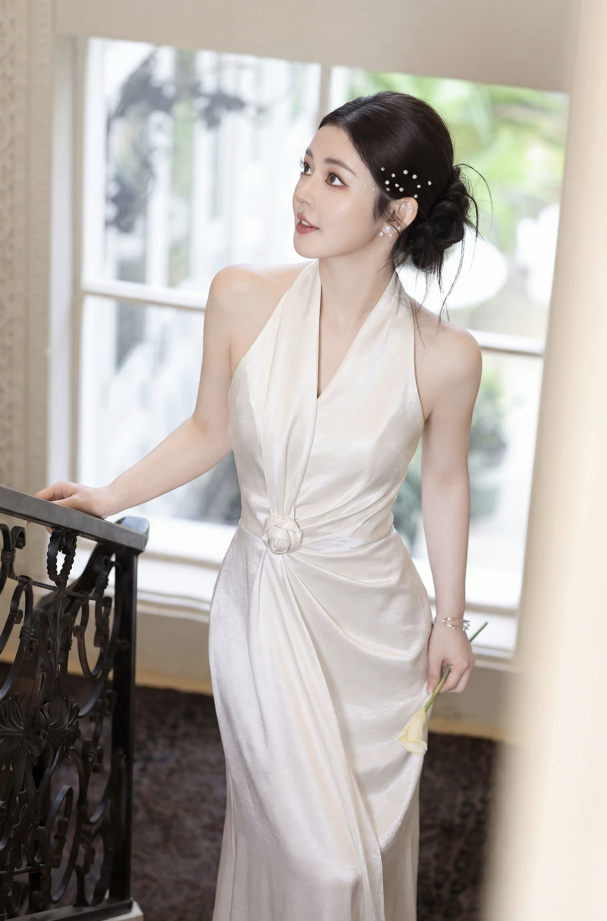 Váy lụa cổ yếm dáng dài thanh lịch_I57