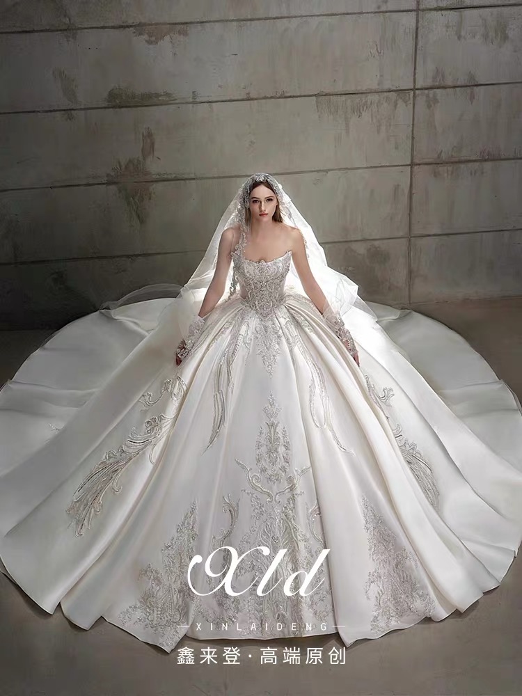 Váy cưới satin trắng đính hoạ tiết sang trọng_I152