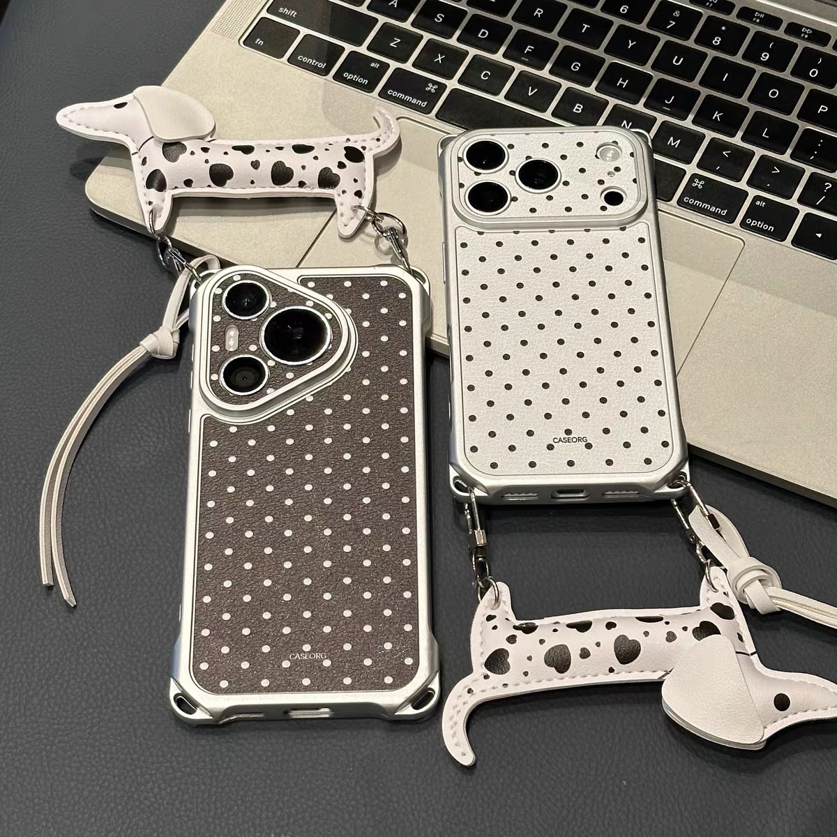 Ốp điện thoại chấm bi phối viền bạc kèm dây đeo hình chó đốm_O165 (Iphone, Huawei, Honor, OPPO, Vivo, Xiaomi & Redmi)