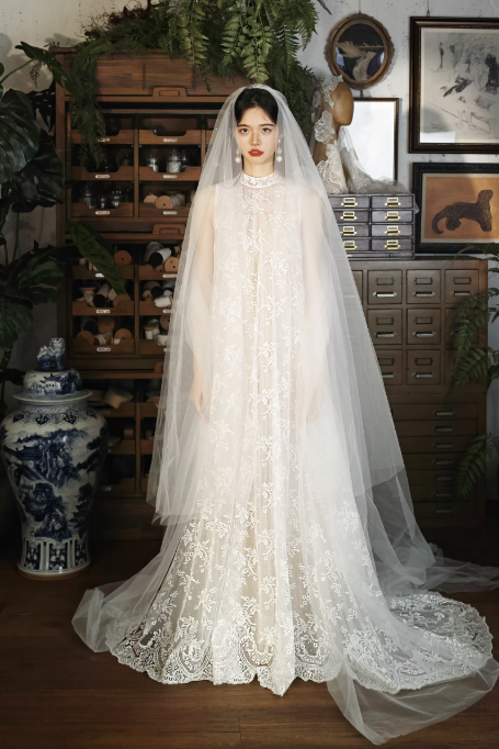 Váy cưới ren cổ cao phong cách vintage_I03