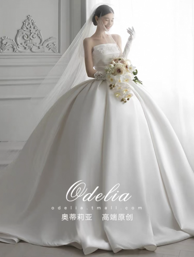 Váy cưới công chúa cúp ngực dáng bồng_I36