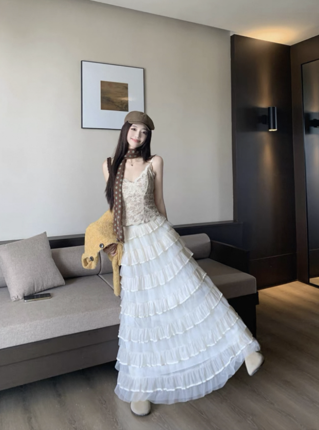 Áo cardigan lông vàng chân váy voan tầng_V03