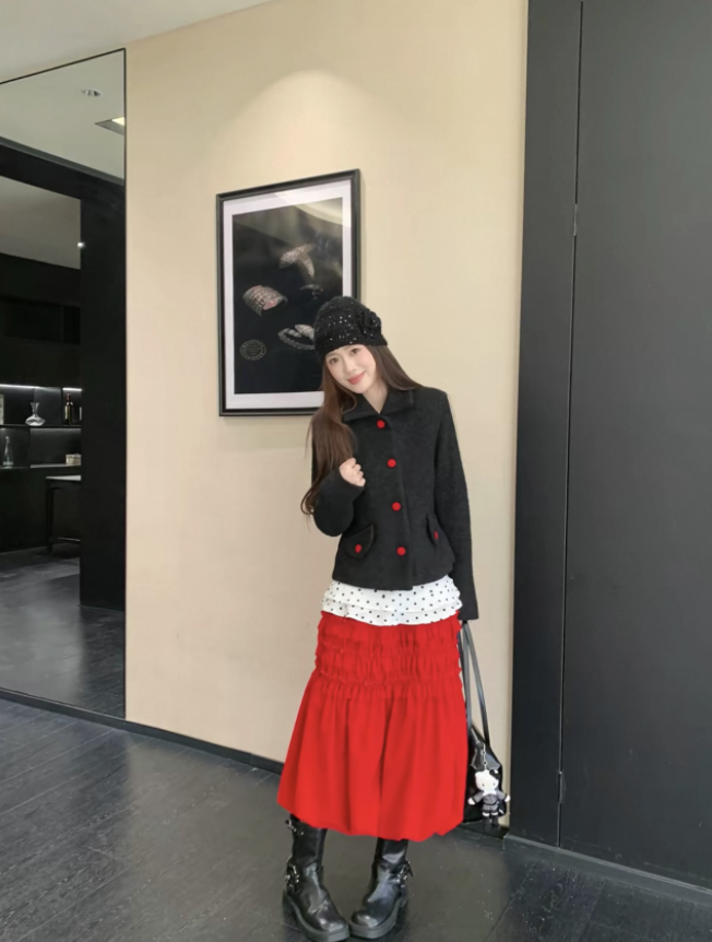 Áo khoác dáng lửng phối váy dài nữ tính nổi bật_V18