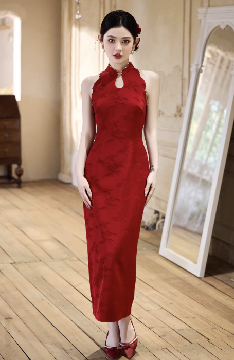 Sườn xám cưới đỏ cổ yếm đính ngọc kèm áo choàng_I55