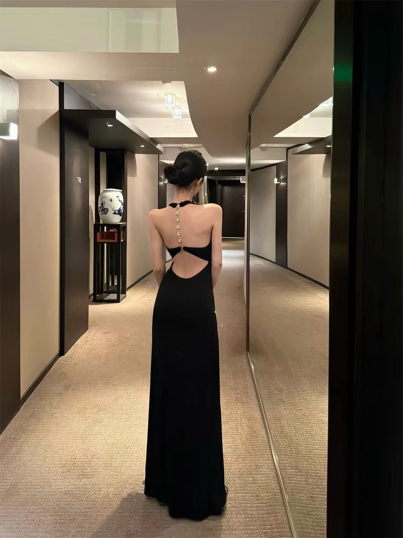 Váy dài cổ yếm hở lưng quyến rũ_Y39