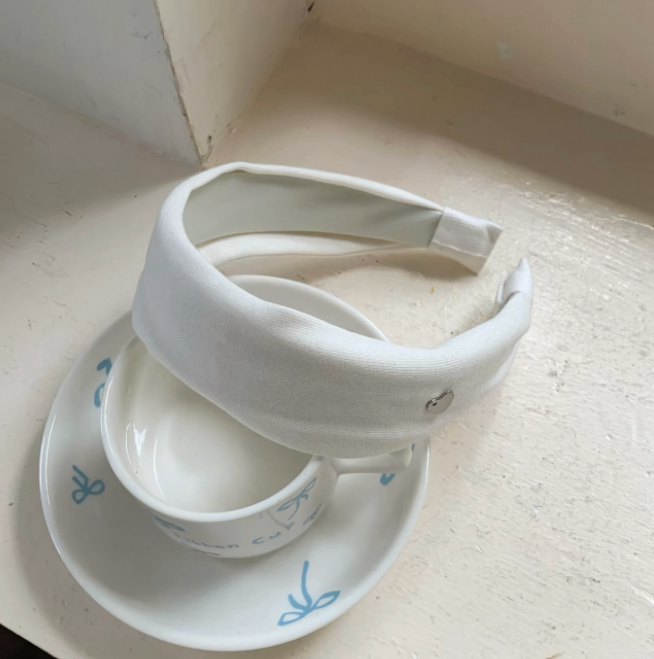 Băng đô cài tóc bản to đính charm trái tim_L02