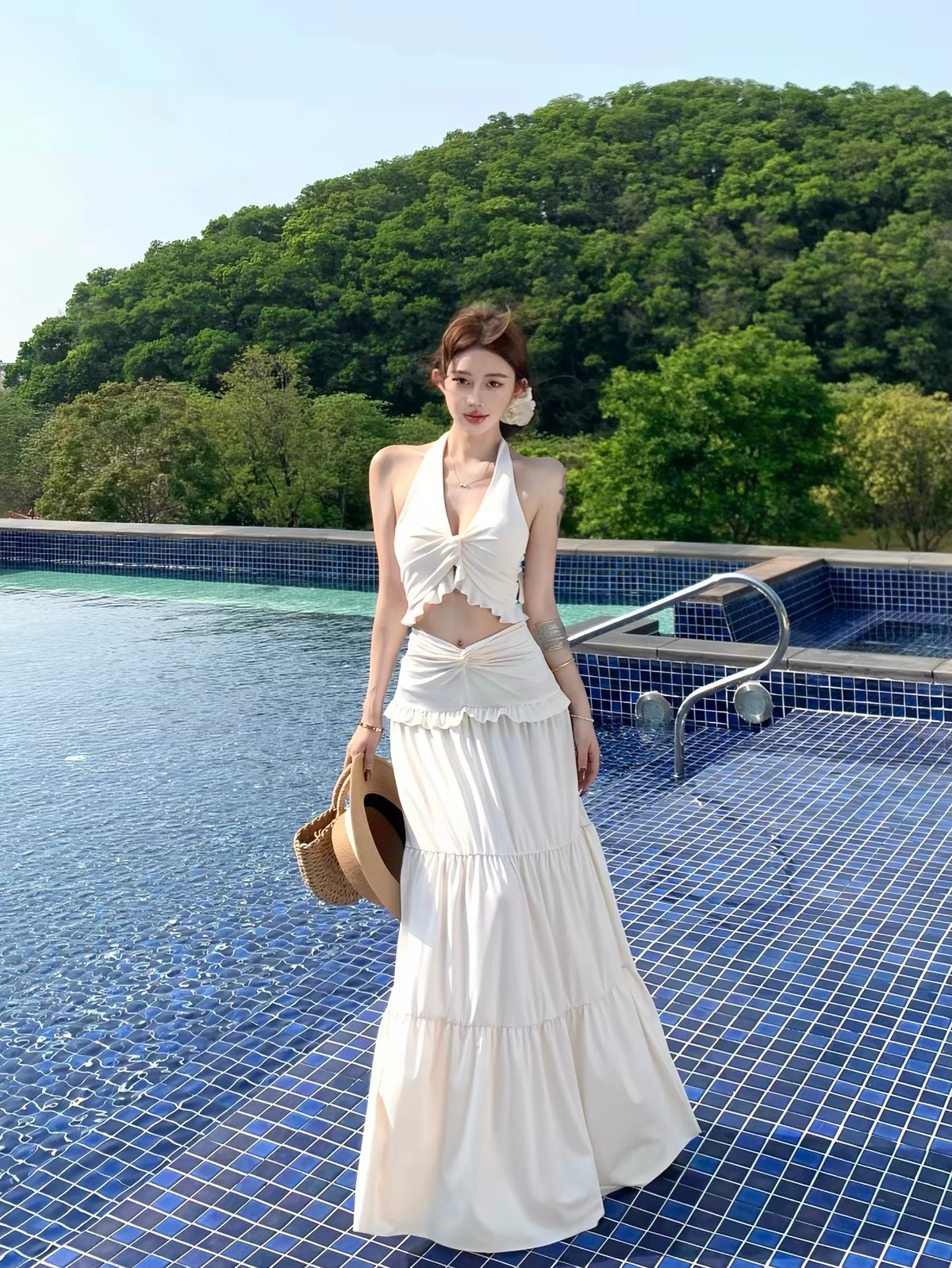 Váy cổ yếm xoắn ngực phối tầng_Y118