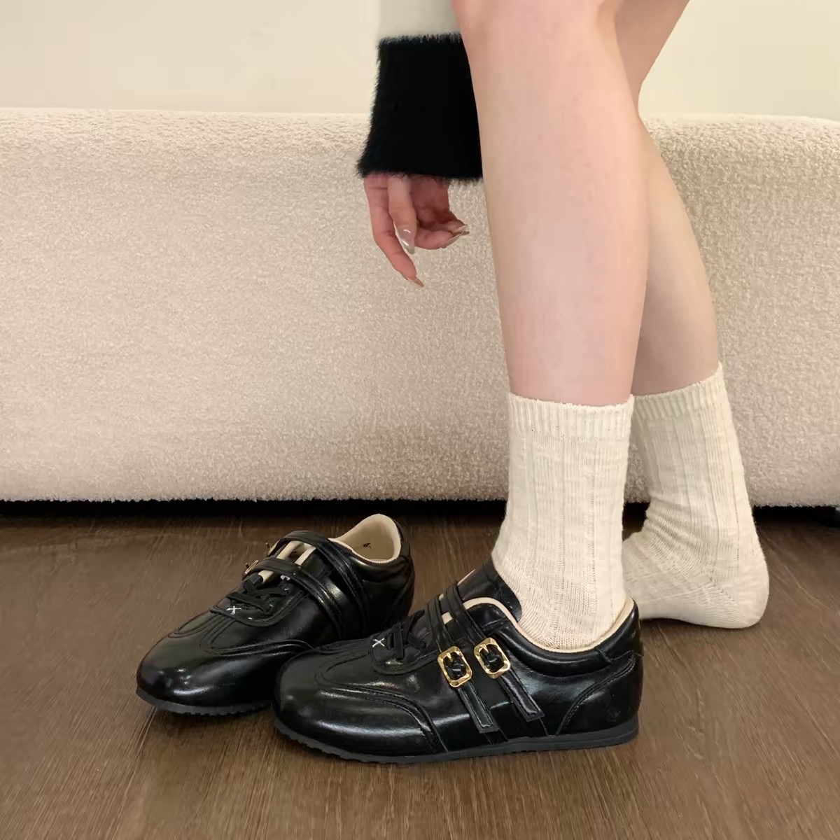 Giày sneaker nữ phối khóa kim loại phong cách vintage thanh lịch_S12