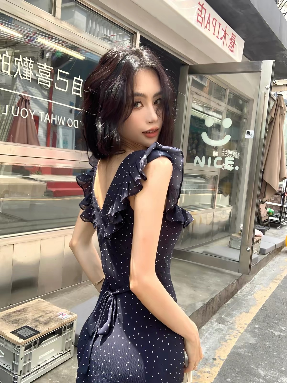 Váy chấm bi cổ vuông bèo ngực_Y77