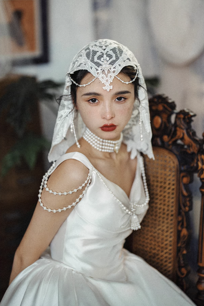 Váy cưới satin dáng công chúa đính ngọc trai_I26