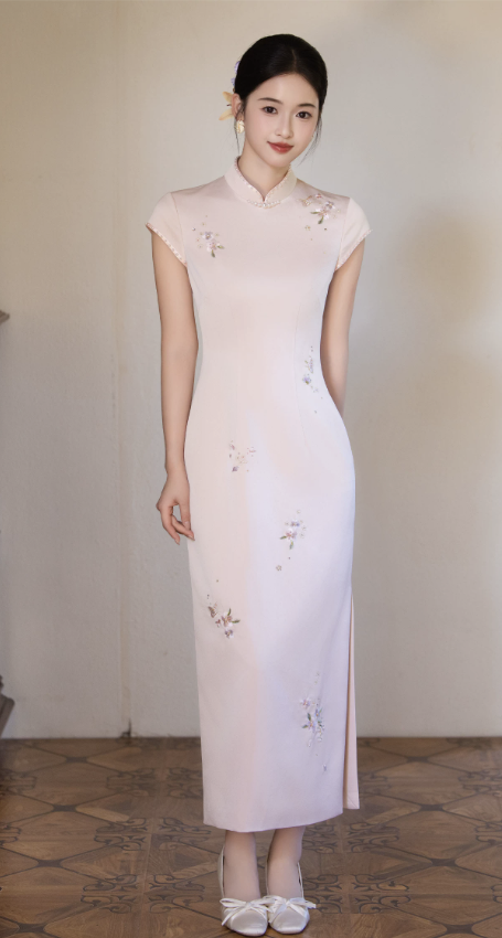 Sườn xám tua rua thêu hoa cổ tàu dáng ôm quý phái_I62