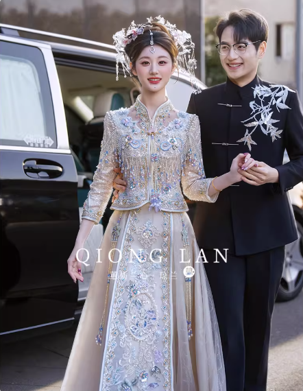 Váy cưới cổ điển thêu hoa tua rua sang trọng_I50