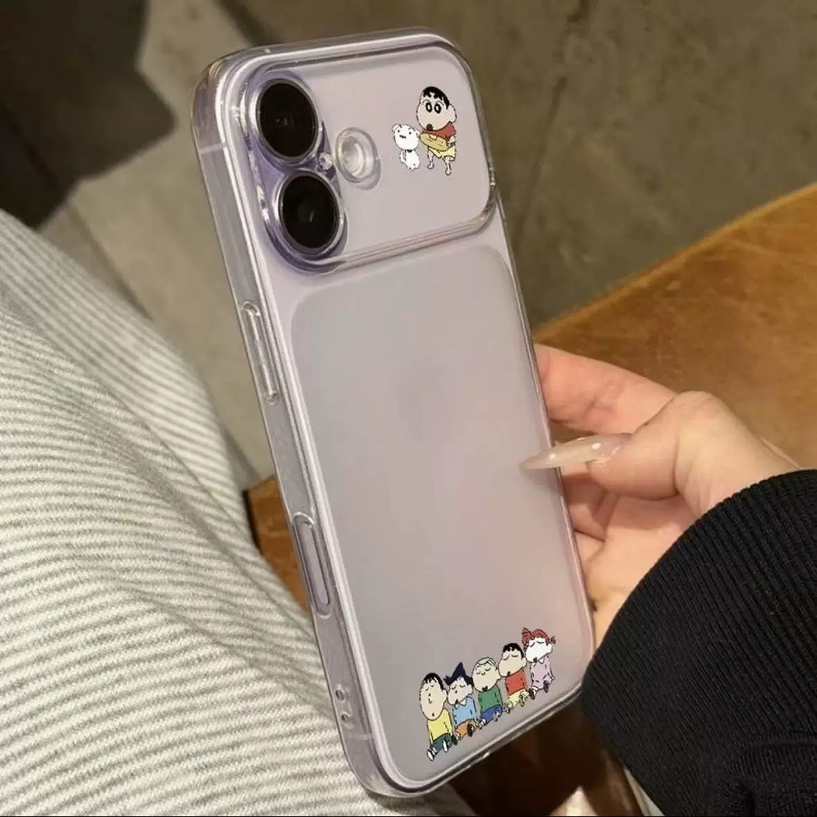 Ốp lưng điện thoại Shin cậu bé bút chì_O145 (Tất cả các dòng Iphone)