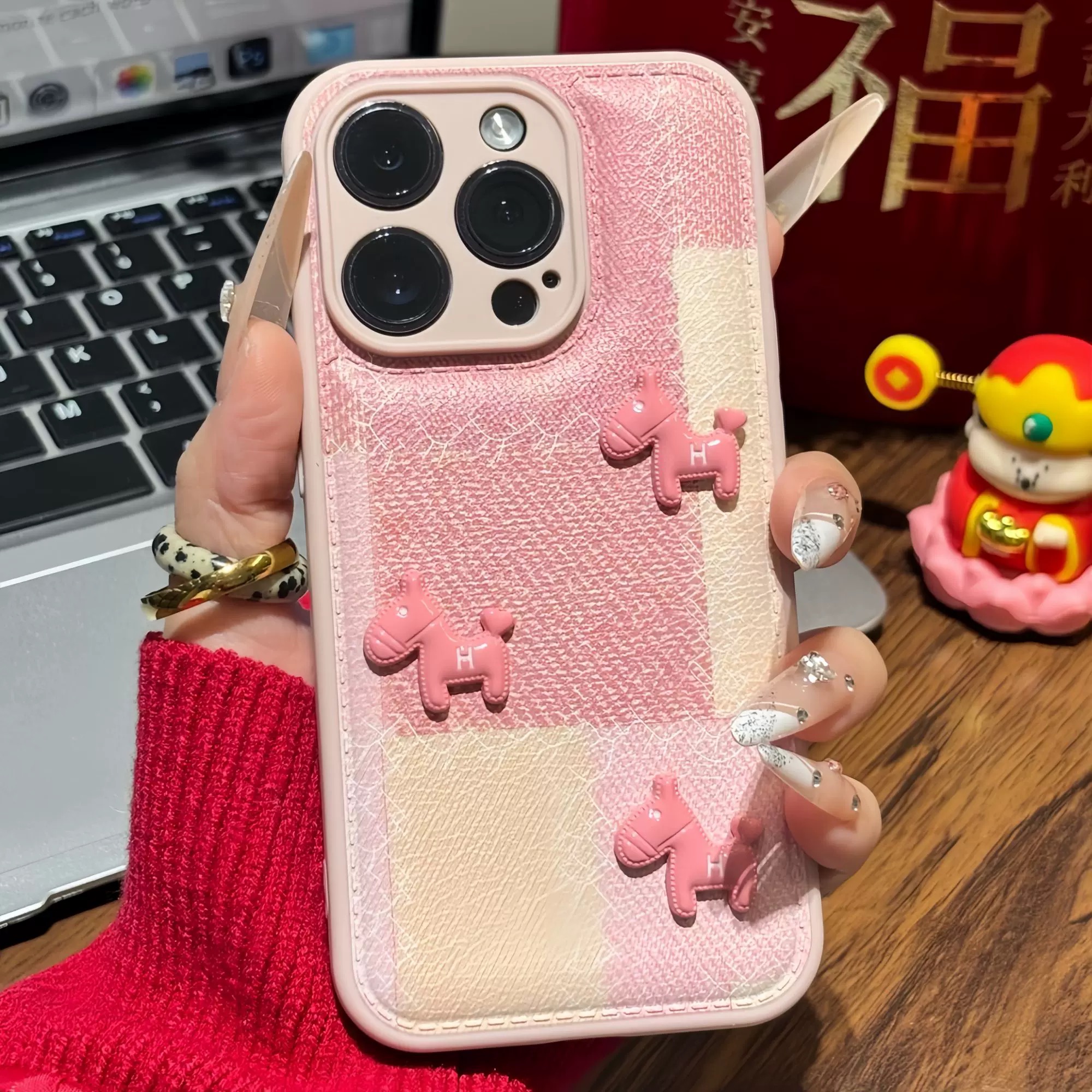 Ốp lưng đính ngựa nổi kèm gương_O01 (Iphone, Huawei, Honor, OPPO, Vivo, Xiaomi & Redmi)
