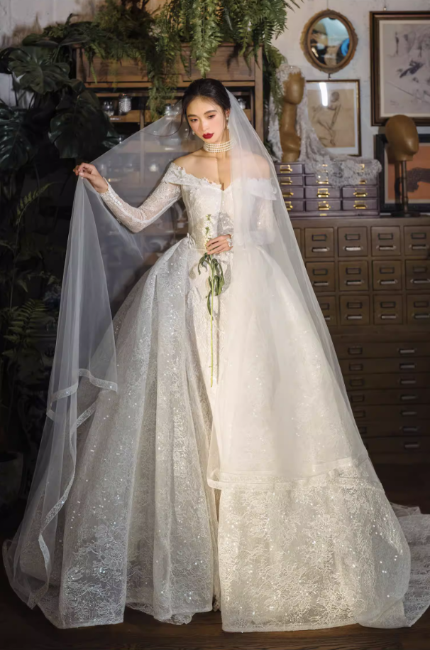 Váy cưới công chúa ren kim tuyến tay dài_I05