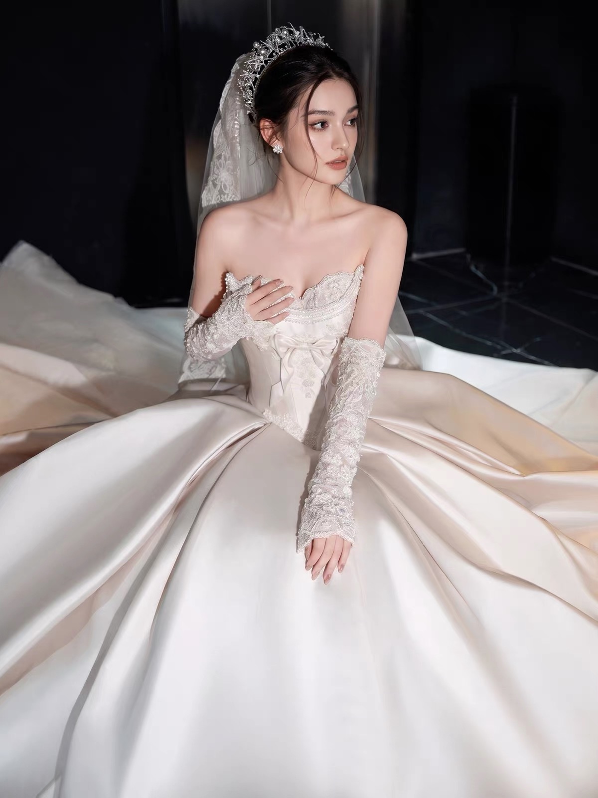 Váy cưới cúp ngực nơ ren dáng công chúa_I124