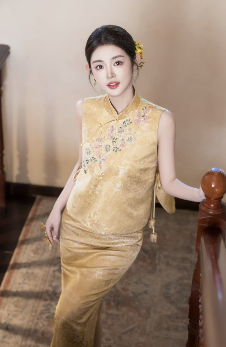 Sườn xám gấm ánh kim thanh lịch_I87