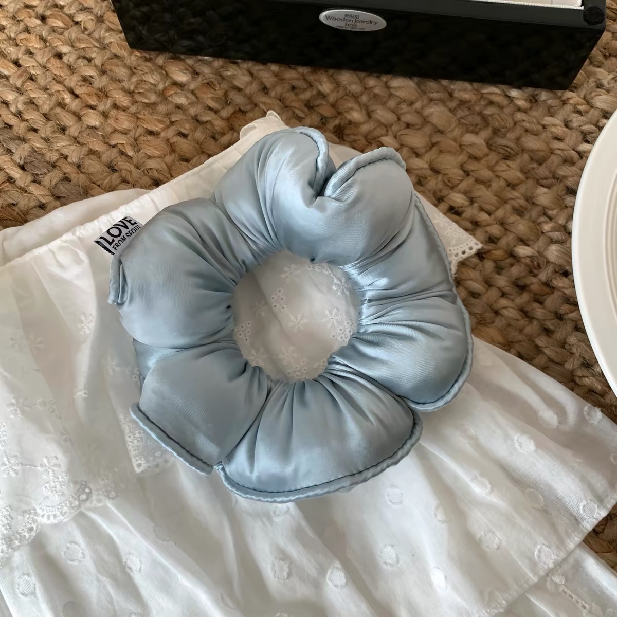 Scrunchie hoa satin bản lớn_R05