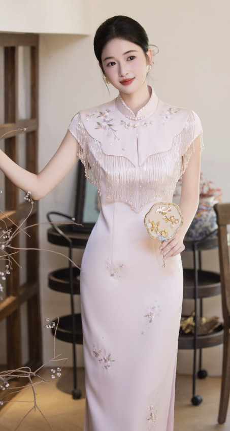 Sườn xám tua rua thêu hoa cổ tàu dáng ôm quý phái_I62