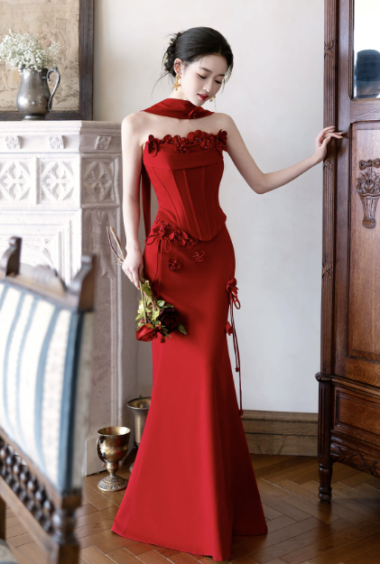 Sườn xám đỏ cổ yếm form ôm tôn dáng_I60