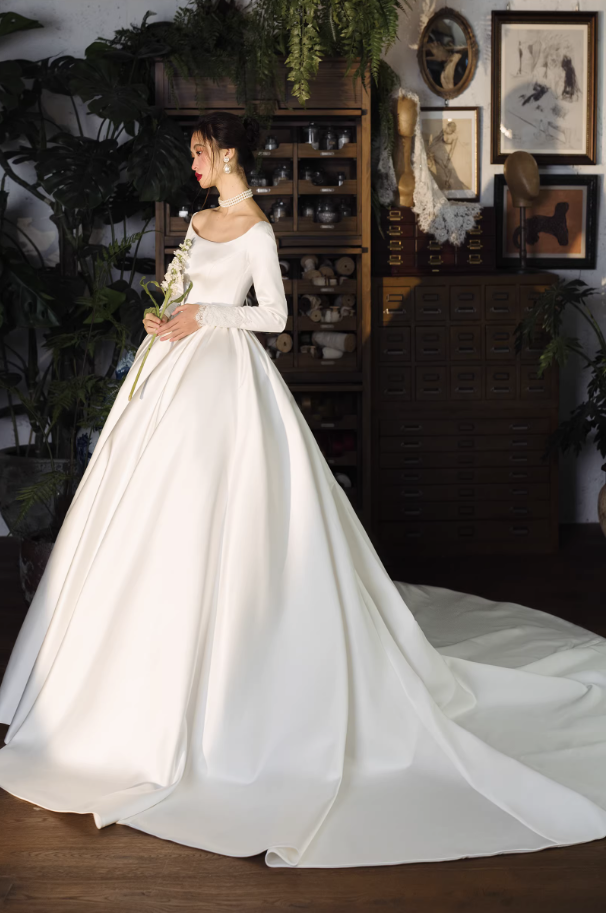 Váy cưới công chúa satin cổ thuyền dáng phồng tay ren_I14