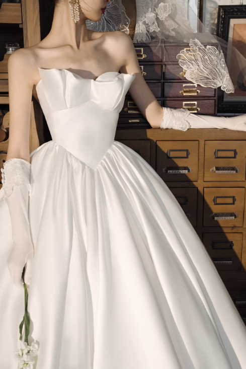 Váy cưới công chúa cúp ngực form xòe lớn cao cấp_I07