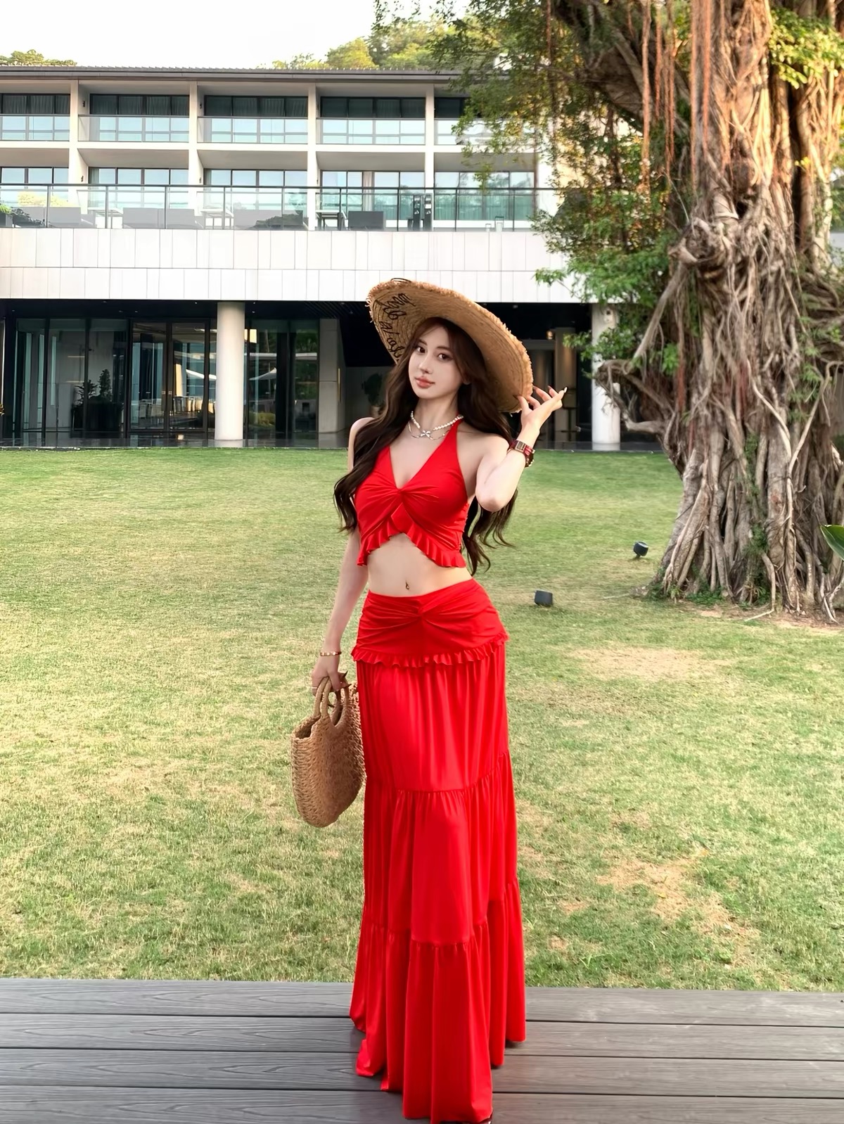 Váy cổ yếm xoắn ngực phối tầng_Y118