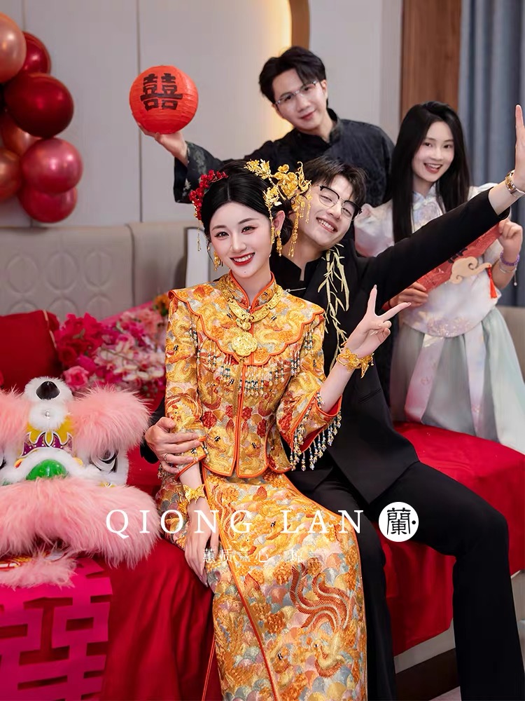 Váy cưới Trung Hoa áo gấm thêu hoa văn kim sắc sang trọng_I114