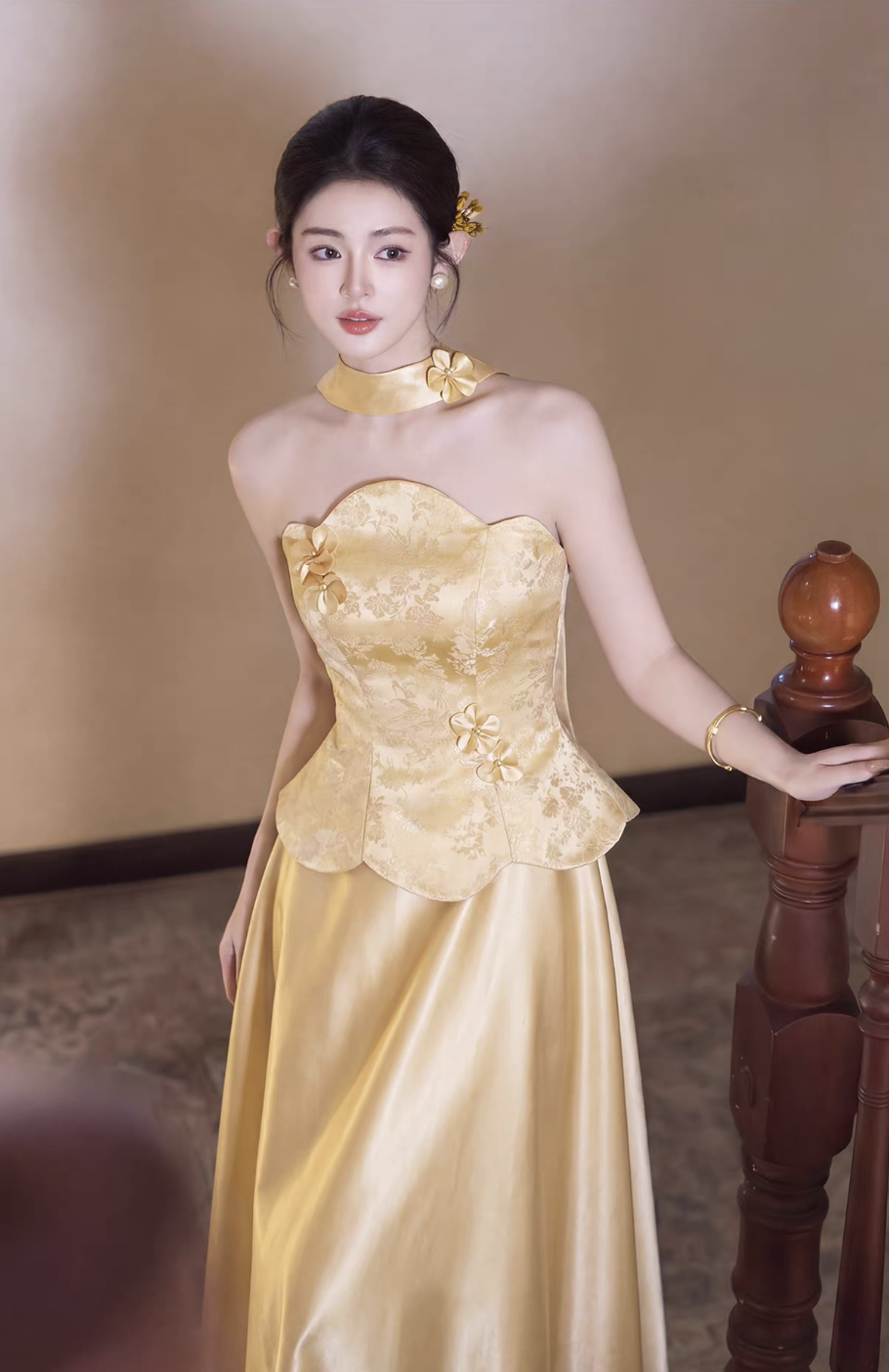 Sườn xám dáng dài cổ yếm sang trọng_I45