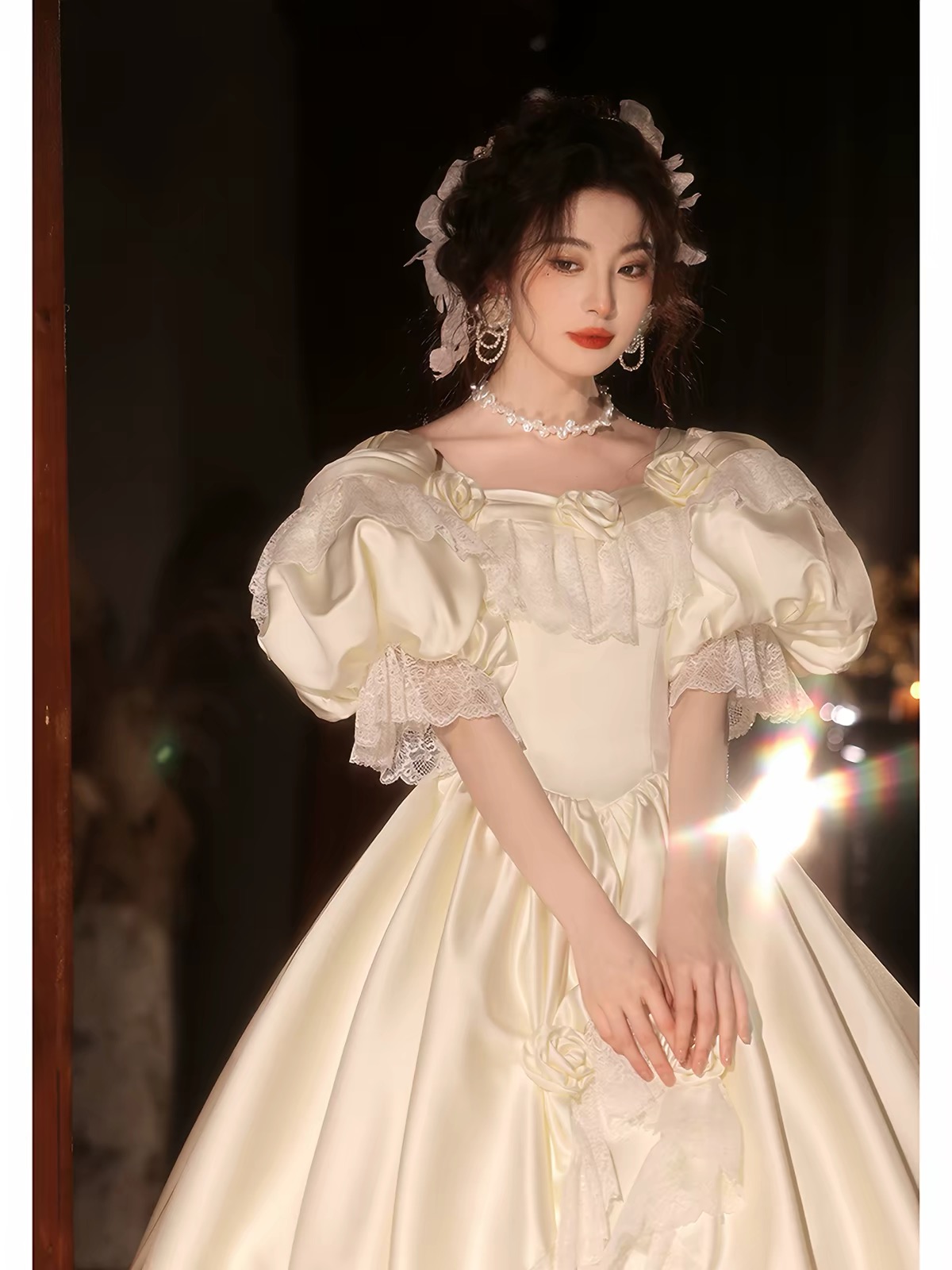 Váy cưới cổ vuông tay phồng ren cố điển_I158