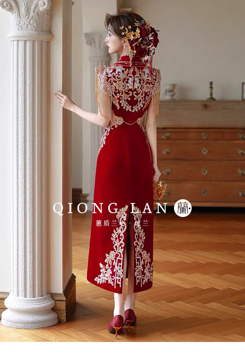 Sườn xám thêu hoa tua rua_I111