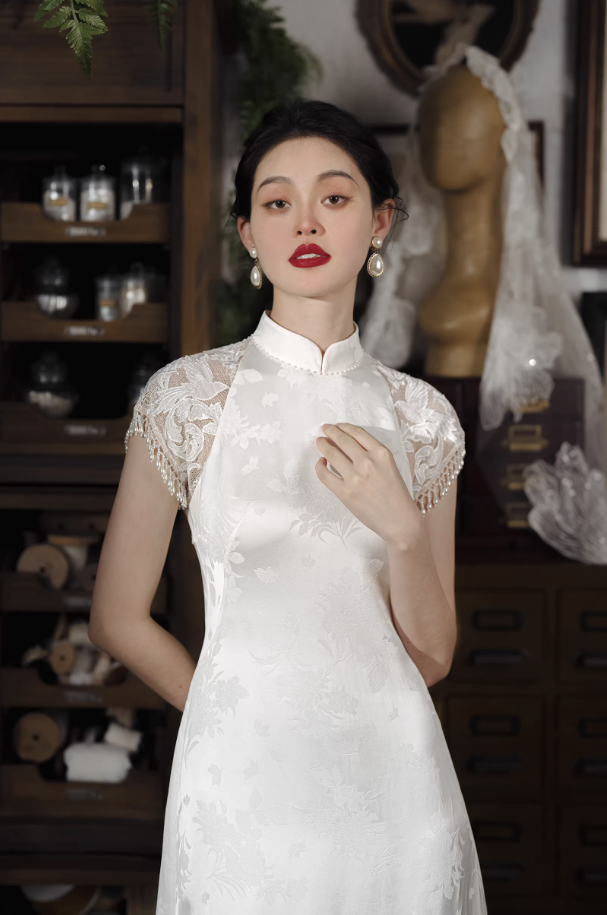 Váy cưới cổ cao ren hoa dáng dài sang trọng_I41